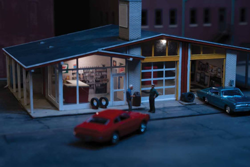 Walthers Cornerstone ~ HO Scale ~ Vintage Gas Station with Spaces Interior ~ Structure Kit with Interior Lighting and Detail Insert ~ 933-B3541 Walthers Cornerstone ~ HO Scale ~ Vintage Gas Station with Spaces Interior ~ Structure Kit with Interior Lighting and Detail Insert ~ 933-B3541