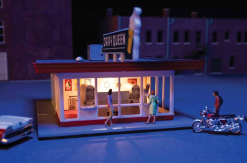 Walthers Cornerstone ~ HO Scale ~ Vintage Dairy Queen with Spaces Interior ~ Structure Kit with Interior Lighting and Detail Insert ~ 933-B3484 Walthers Cornerstone ~ HO Scale ~ Vintage Dairy Queen with Spaces Interior ~ Structure Kit with Interior Lighting and Detail Insert ~ 933-B3484