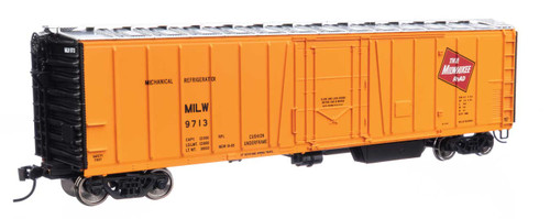 WalthersMainline ~ HO Scale ~ 50' AAR Mechanical Refrigerator Car ~ Milwaukee Road #9713 ~ 910-3789