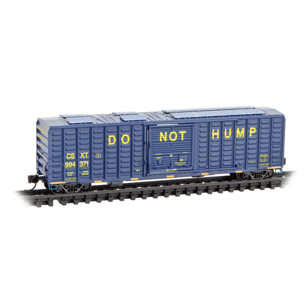 Micro Trains ~ N Scale ~ 50' Rib Side Boxcar ~ CSX Track