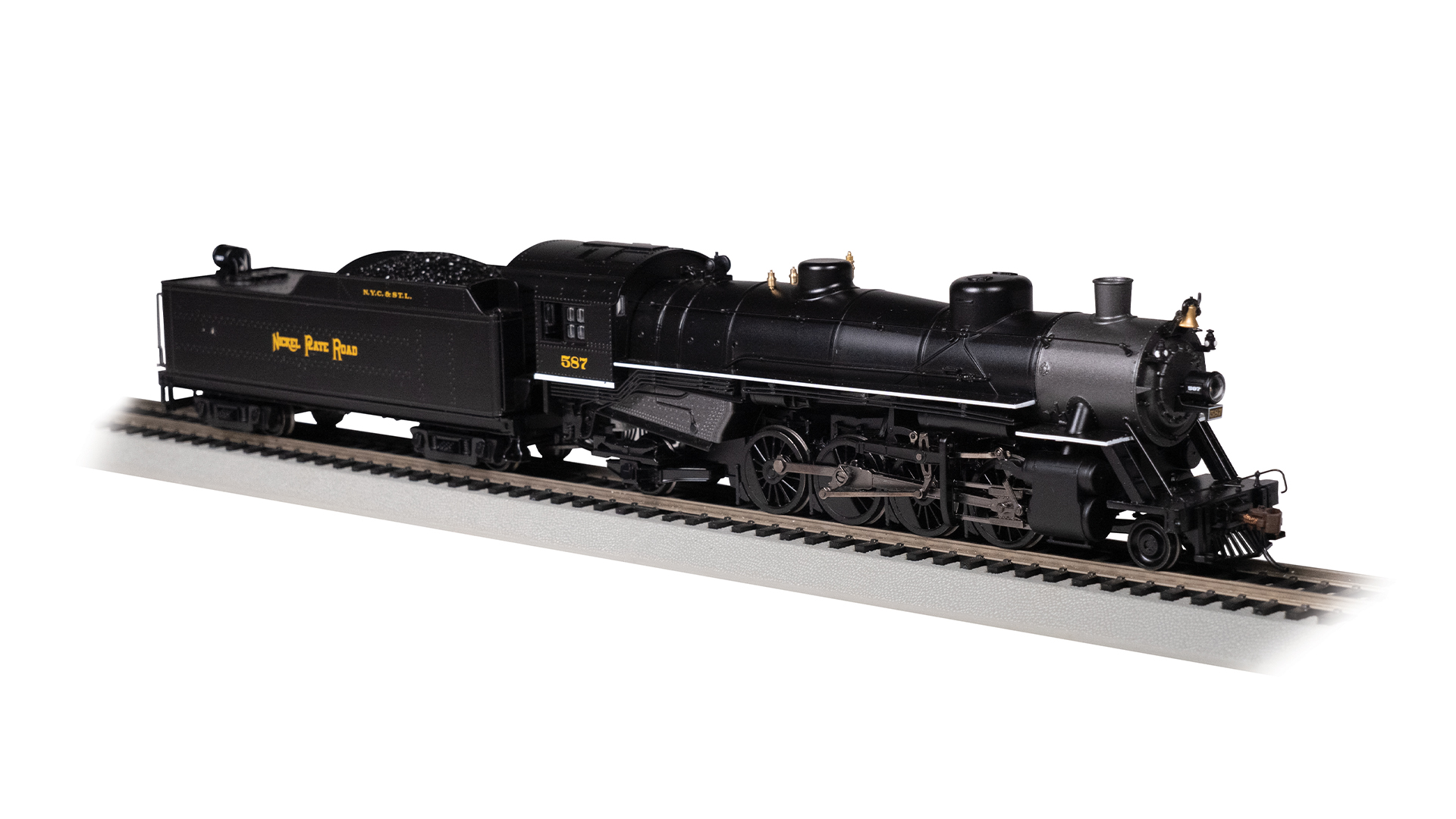 Bachmann ~ HO Scale ~ Light 2-8-2 ~ Nickel Plate Road #587 w/Long