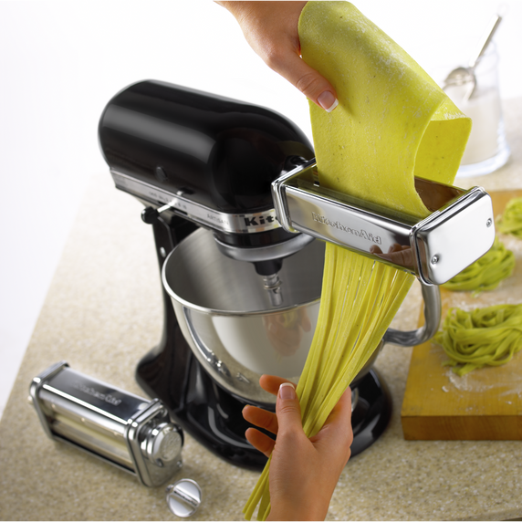 Kitchenaid® Artisan® Series 5 Quart Tilt-Head Stand Mixer KSM150PSOB