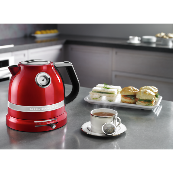 Kitchenaid® 1.5 L Pro Line® Series Electric Kettle KEK1522CA