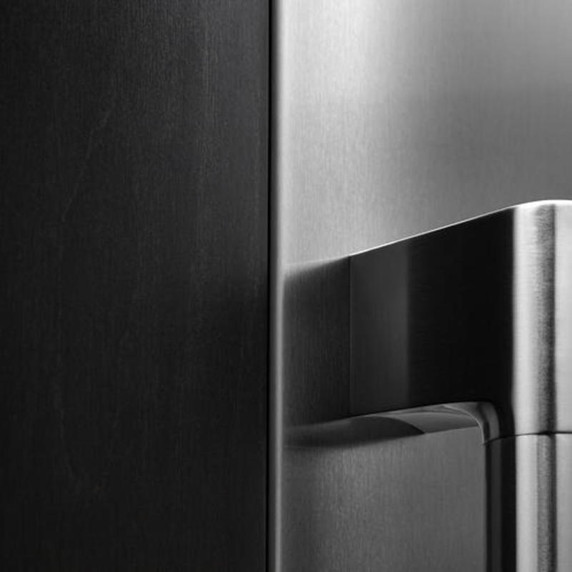 Jenn-Air® 36” Fully Integrated Built-In Bottom-Freezer Refrigerator (Left-Hand Door Swing) JB36NXFXLE