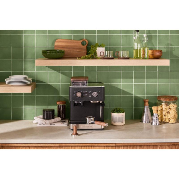 KitchenAid.ca Exclusive Colour - Semi Automatic Espresso Machine with Burr Grinder KES6551BK