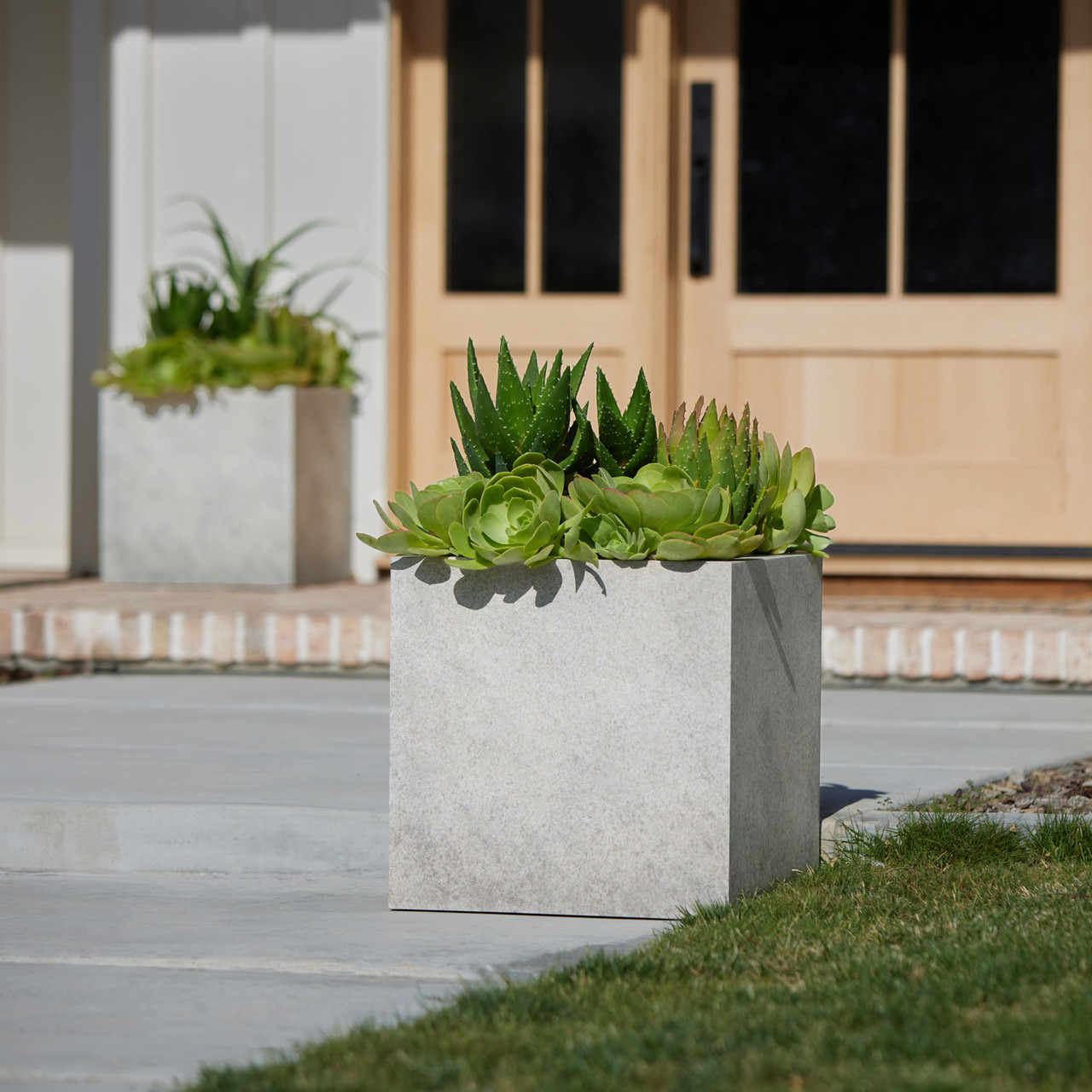 Hooks and Lattice Fiberstone Planter - Thumbnail 3