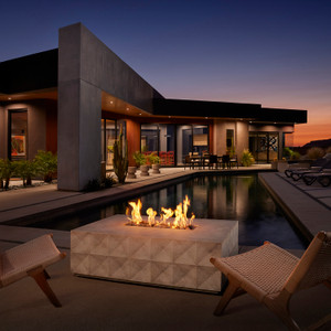 Iluze fire table shown in chenza at a modern desert house Iluze fire table shown in chenza at a modern desert house
