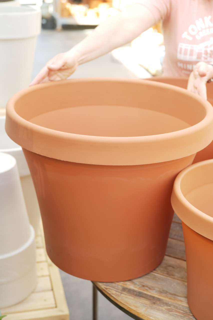 20" Terra Planter in Terra Cotta - Tonkadale