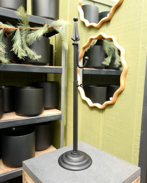 21.5" Finial Wreath Holder