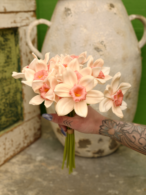 11" Daffodil Bunch in Peach (Faux)