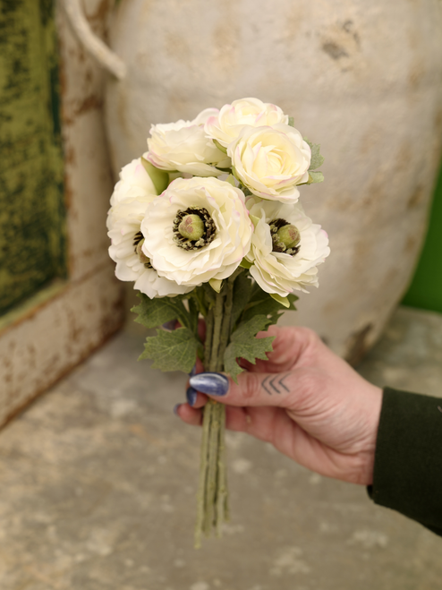 12" Ranunculus Bunch in White (Faux)