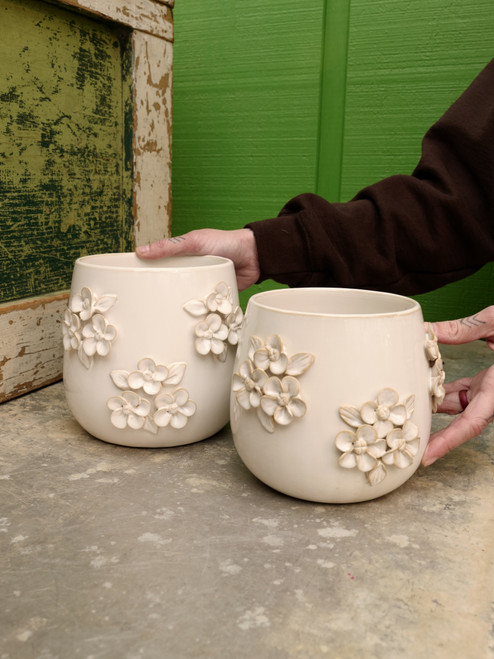 6" Floral Applique Pot in White