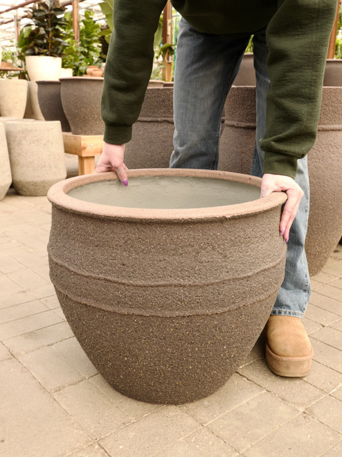 21" Athena Pot in Brown