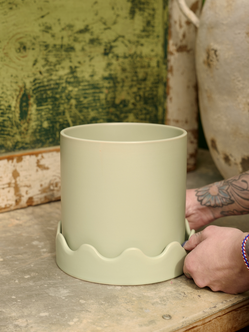 7.5" Pissaro Pot w/Saucer in Light Blue