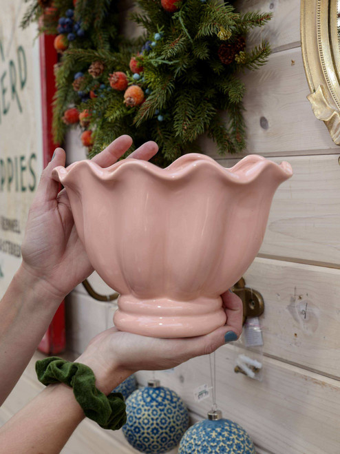 6.25" Ruffle Footed Pot in Pink