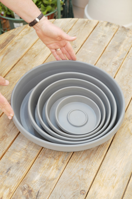 16" Lightweight Saucer in Charcoal