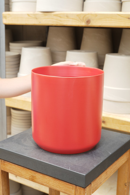 8.5" Kendall Pot in Red