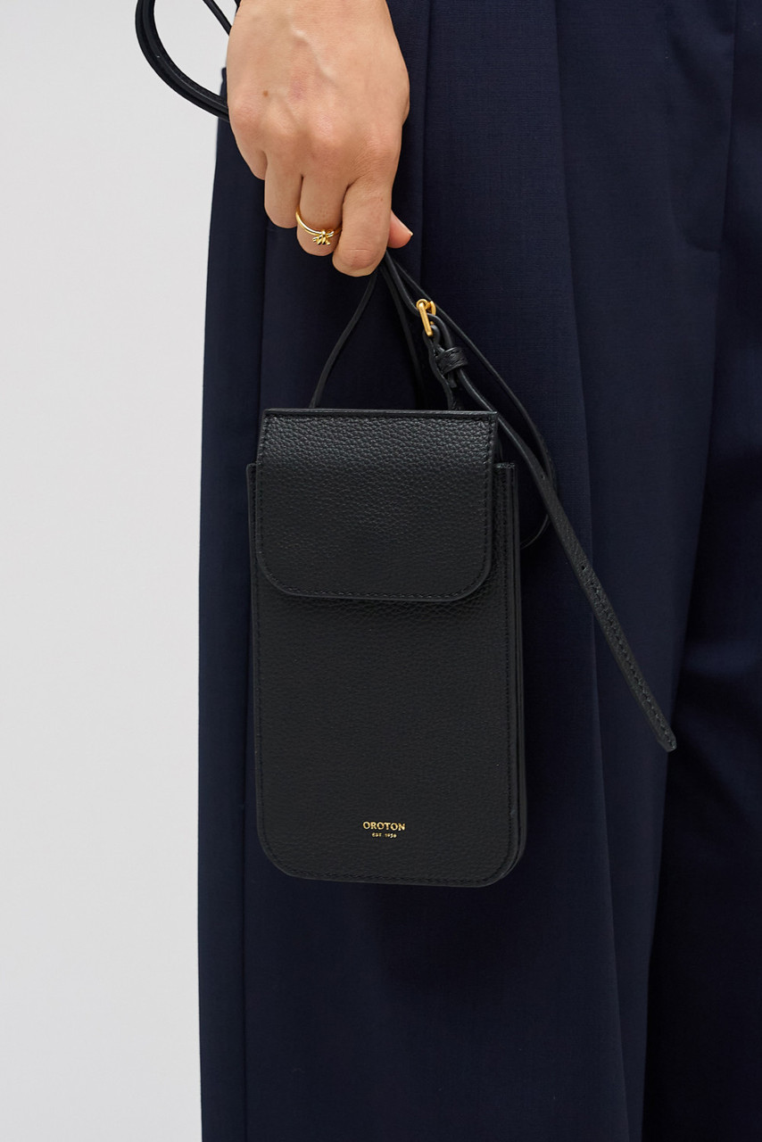 【OROTON】AUS人気ブランド Margot スマホケース ポーチ Margot Phone Crossbody - Currant | Oroton