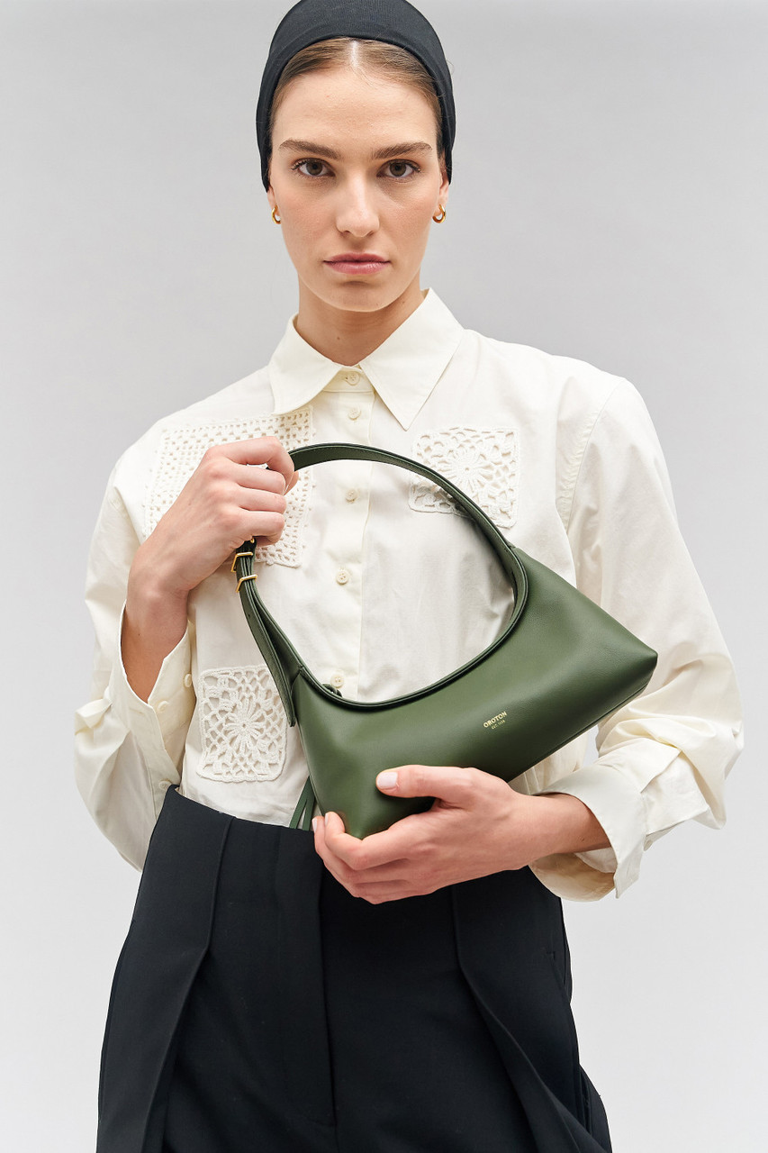 【OROTON】CINDER MINI BAGUETTE/レザーショルダー/ジップトップ CINDER MINI BAGUETTE - Antique Cream | Oroton