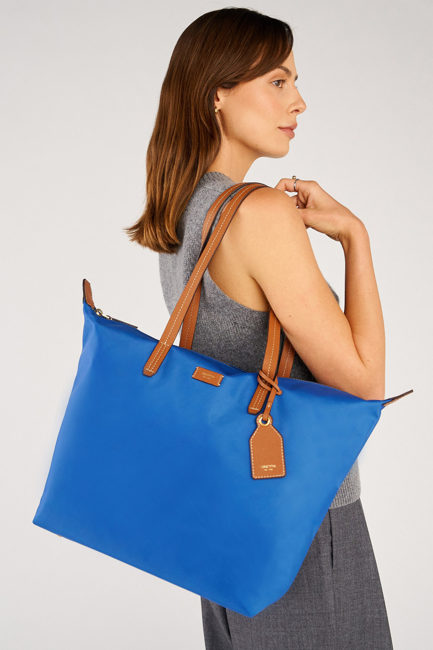セール★OROTON Lilly ナイロン軽量トートバッグ パソコン収納可 LILLY NYLON LIGHT WEIGHT TOTE BAG - Ocean/Cognac | Oroton