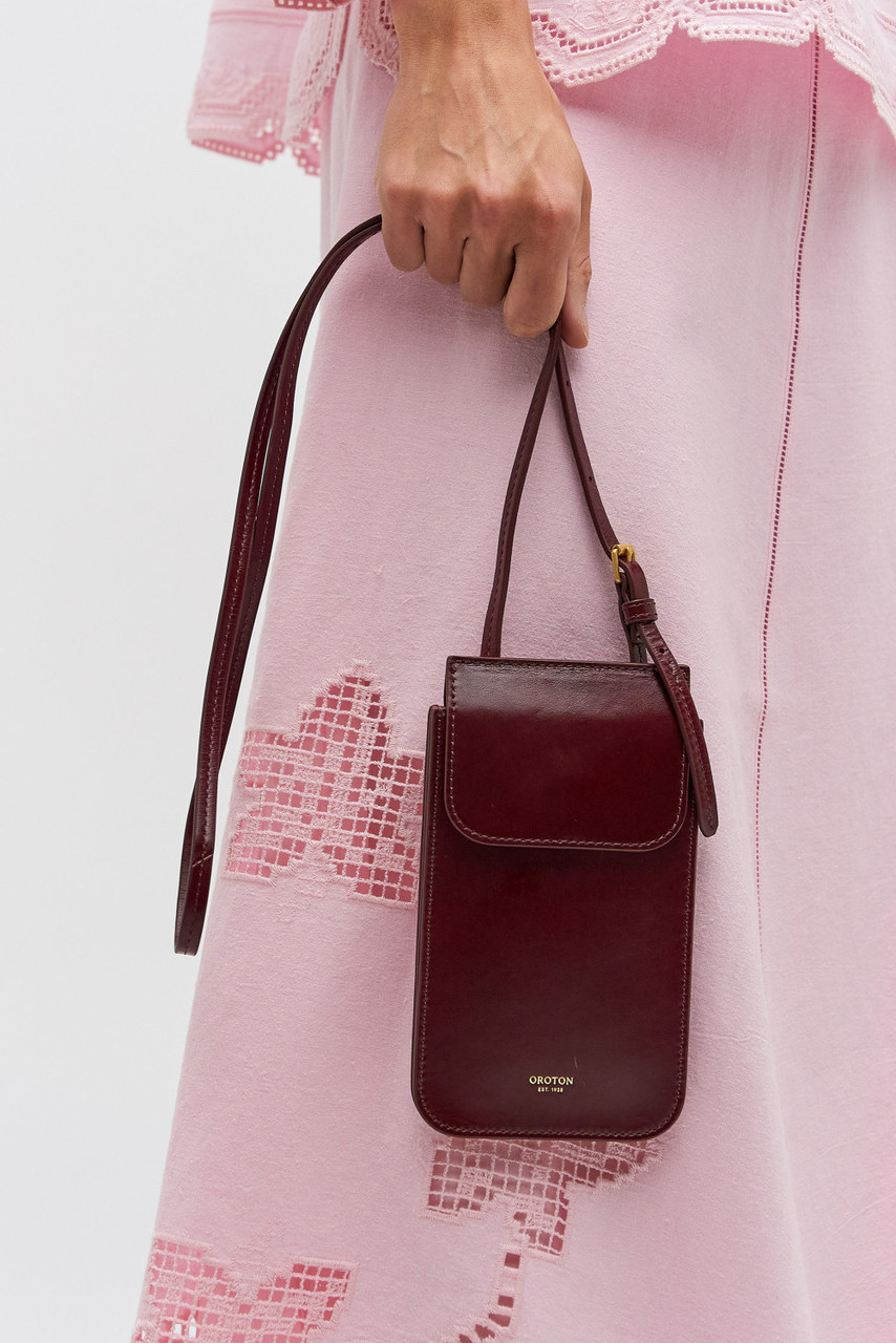 【OROTON】AUS人気ブランド Margot スマホケース ポーチ Margot Phone Crossbody - Currant | Oroton