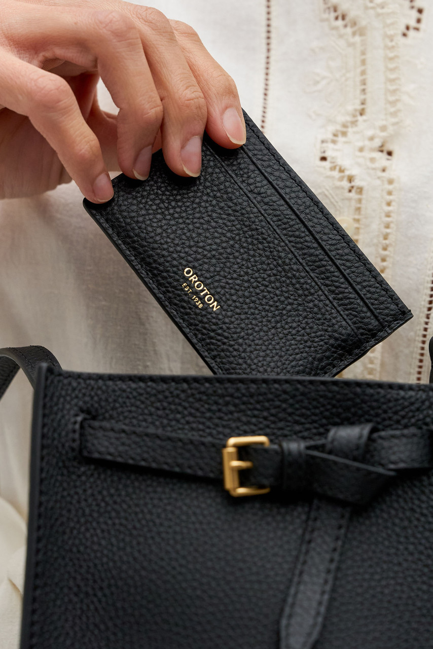 【OROTON】Margot Card Sleeve/メインポケット&カード4枚収納 Margot Card Sleeve - Black | Oroton