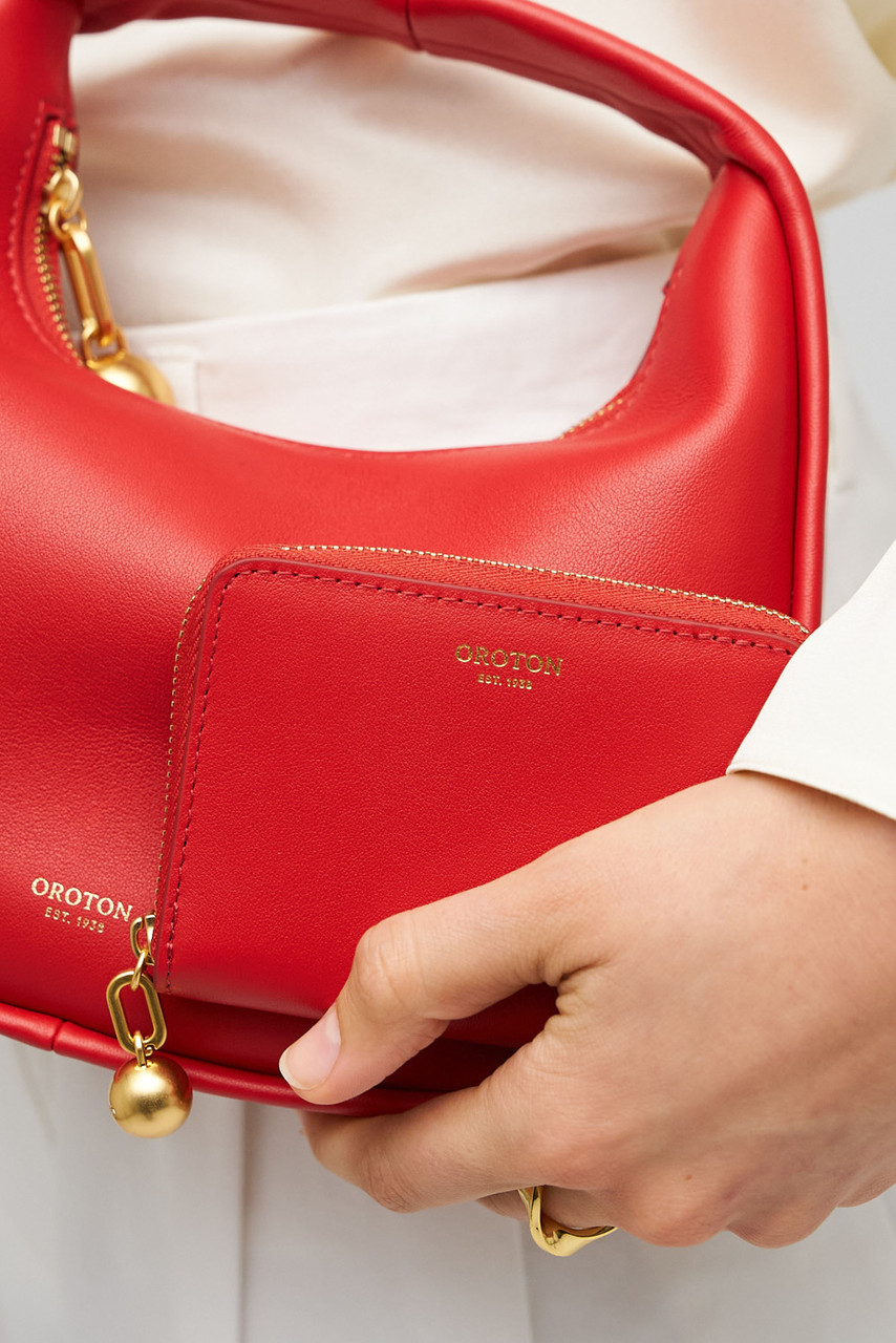 【OROTON】CLARA ZIP AROUND WALLET/ジップウォレット/ロゴ Clara Smooth Small Zip Wallet - Dark Poppy | Oroton