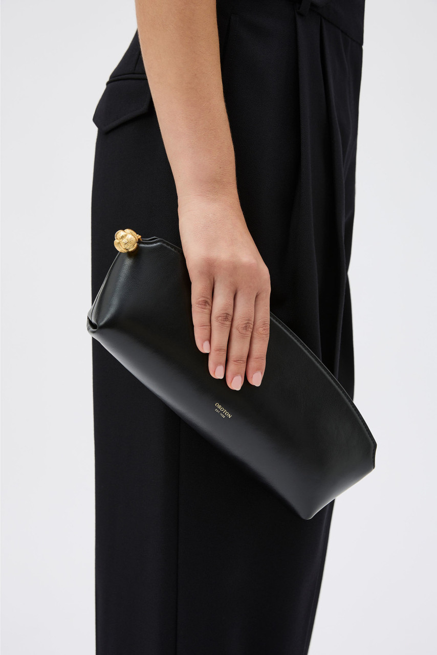 NAIA CLUTCH Black Oroton