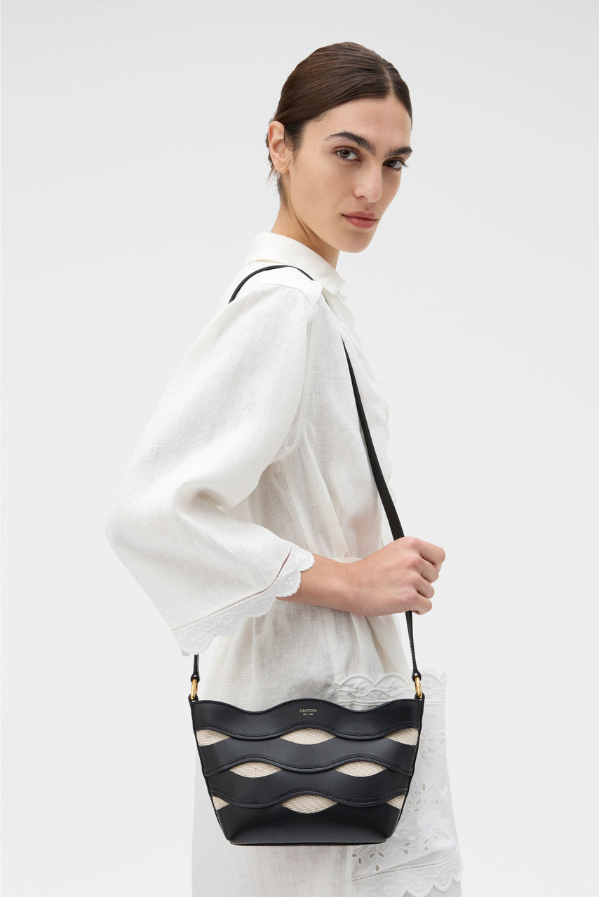【OROTON】LEIGH RIC RAC CROSSBODY★どんなコーデにも合う!! Leigh Ric Rac Crossbody - Black | Oroton