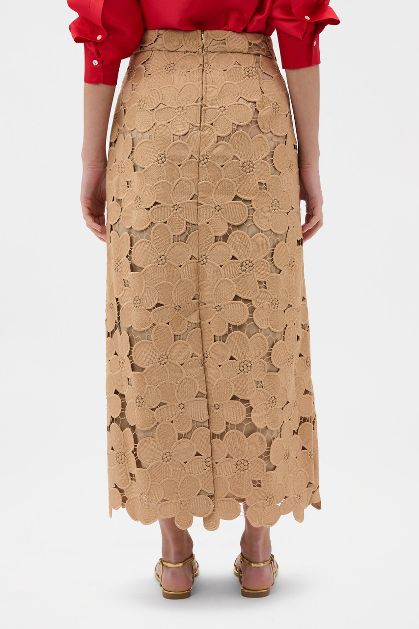 poppy-corset volume skirt（beige） Wyrley Beige Popcorn Textured Midi Skirt | La petite garçonne