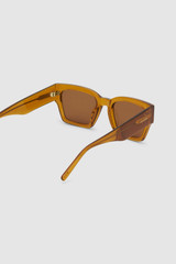 Detail product shot of the Oroton Stevie Sunglasses in Caramel and Acetate material for Women .