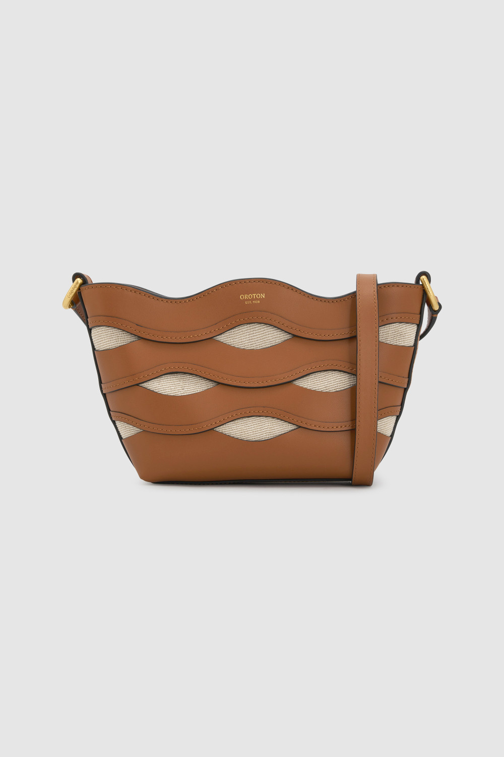 【OROTON】LEIGH RIC RAC BUCKET BAG★お出かけの素敵コーデに!! Modern Craftsmanship | The Leigh Ric Rac Bucket Bag brings