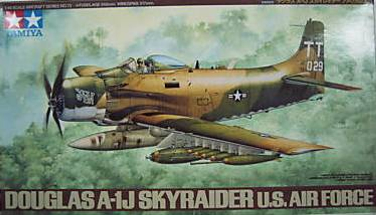 A 1J Skyraider Vietnam US Air Force 1 48 Tamiya