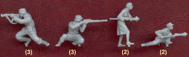 Germans in Berlin 1945 Soldiers & Civilians (39) (Plastic Kit) 1