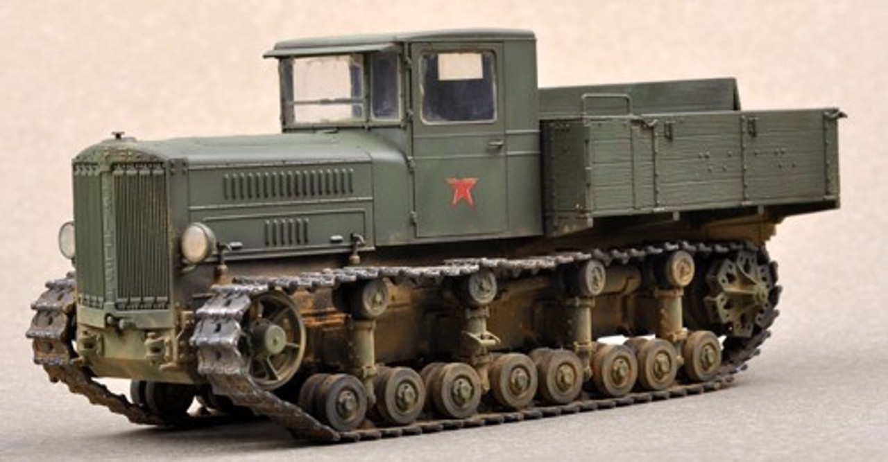 Soviet Komintern Artillery Tractor 1/72 Trumpeter