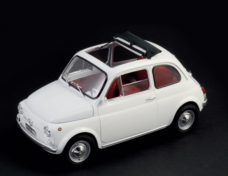 フィアット FIAT 500 F 1968 プラモデル 1/12 Fiat 500F Version 1968 Car 1/12 Italeri