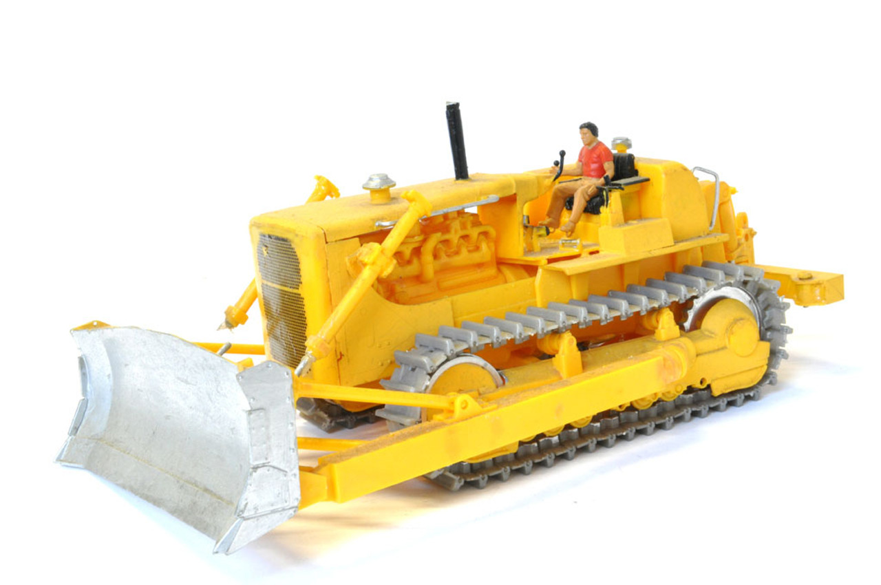 Model Kits - AMT - 1086 - Construction Bulldozer Plastic Model Kit Paint  and Glue required </i> The Construction Bulldozer is a dream for  detail-oriented modelers. Featuring over 80 parts just in