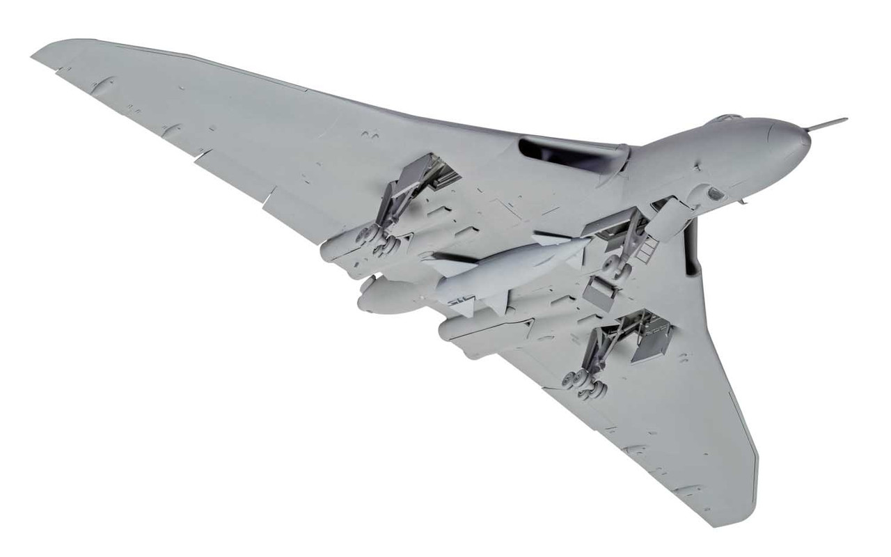 航空機・ヘリコプター AIRFIX 1/72 AVRO VULCAN B.2 Amazon.com: Airfix Avro Vulcan B.2 1:72 Royal Military