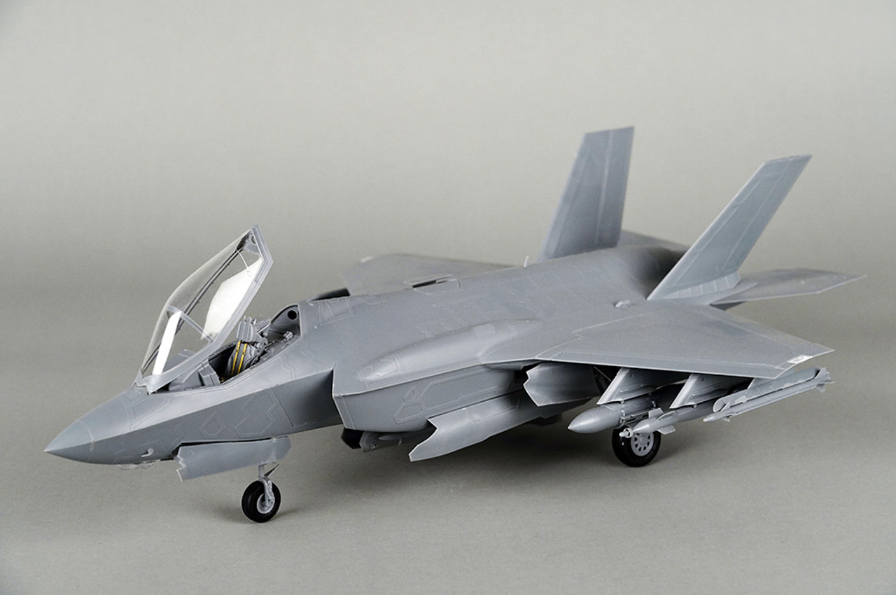 F-35A Lightning II Fighter 1/32 Trumpeter