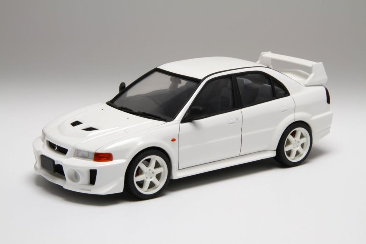 Mitsubishi Lancer Evolution V 4-Door Car 1/24 Fujimi