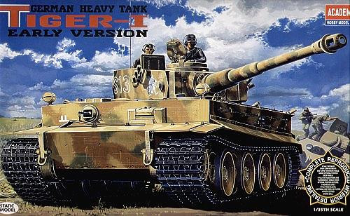 Tiger I German Heavy Tank Early Version 1/35 Academy