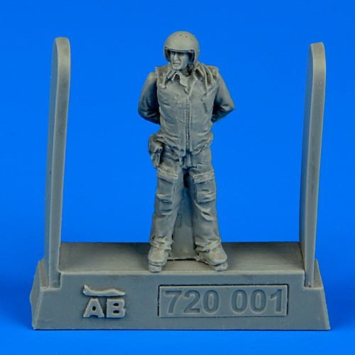 Soviet Air Force Fighter Pilot 1/72 Aerobonus