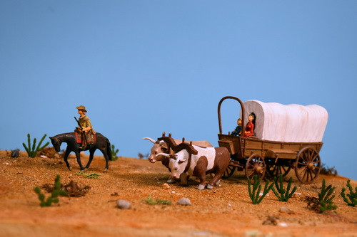 Western Covered Wagon w/2 Oxen, 1 Horse & 3 Figures 1/48 Glencoe