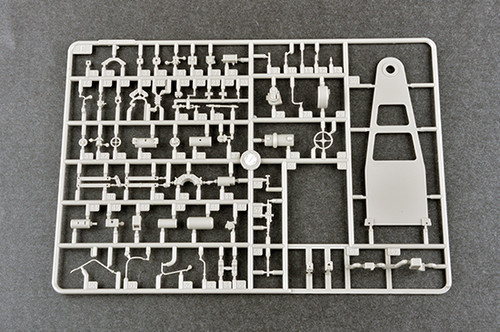 2P16 Launcher with 2k6 Luna (FROG-5) Missile  1/35 Trumpeter