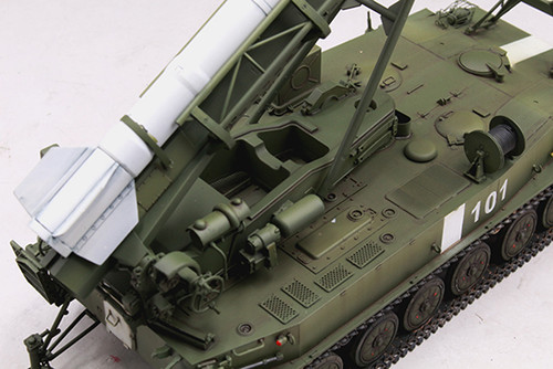 2P16 Launcher with 2k6 Luna (FROG-5) Missile  1/35 Trumpeter