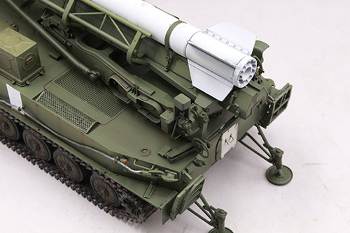 2P16 Launcher with 2k6 Luna (FROG-5) Missile  1/35 Trumpeter