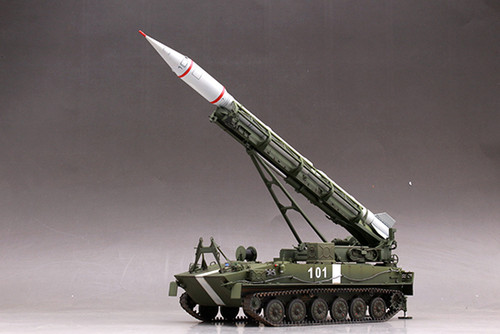 2P16 Launcher with 2k6 Luna (FROG-5) Missile  1/35 Trumpeter