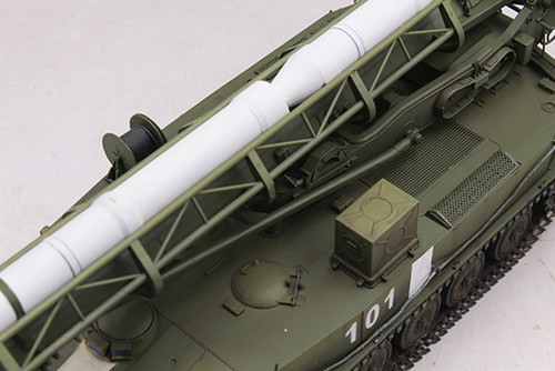 2P16 Launcher with 2k6 Luna (FROG-5) Missile  1/35 Trumpeter