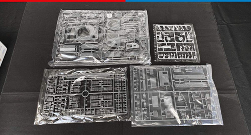 German PzKpfw IV Ausf F SdKfz 161 Tank 1/35 Tamiya (TAM35374)