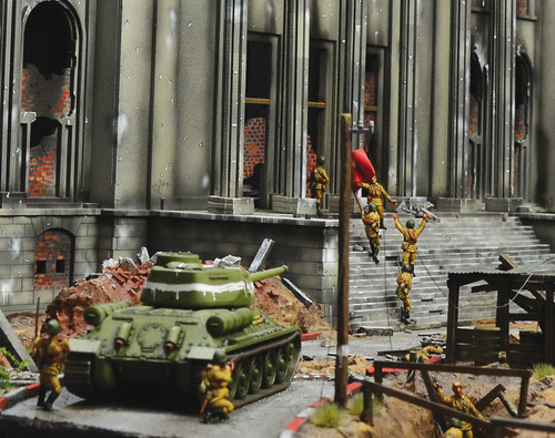 Battle for the Reichstag Berlin 1945 Diorama Set 1/72 Italeri